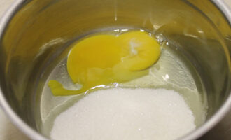 яйцо с сахаром