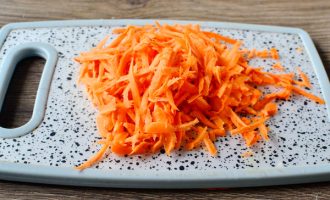 морквку натерти